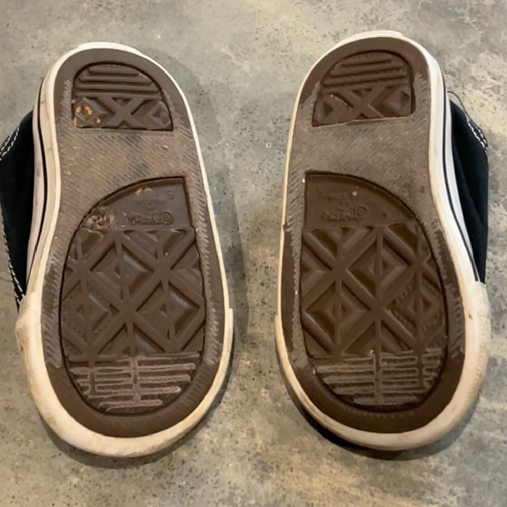 Converse - Picture 2 of 2